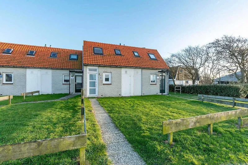Außenseite Ferienhaus (Sommer)