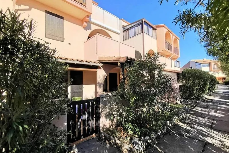 Außenseite Ferienhaus (Sommer)