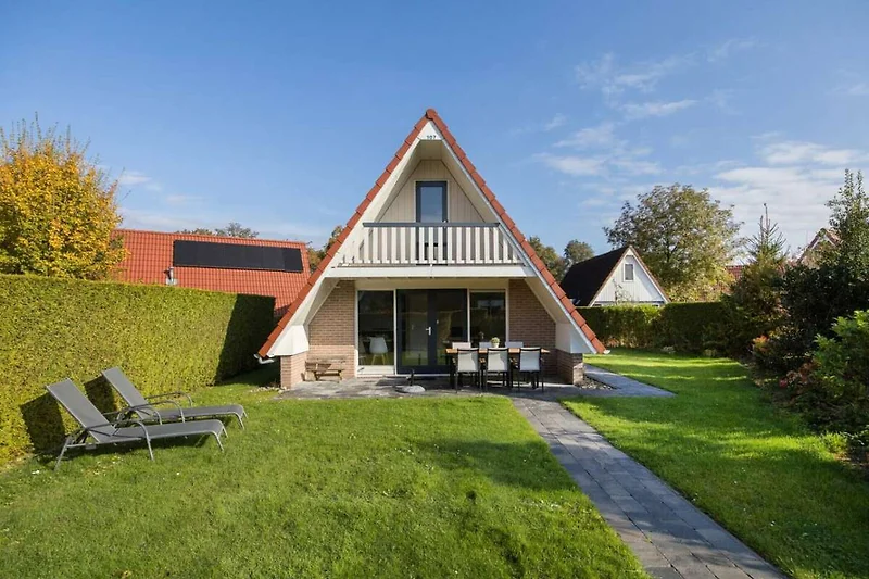 Außenseite Ferienhaus (Sommer)