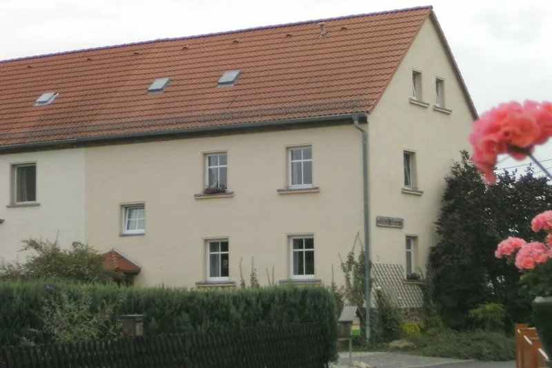 Außenseite Ferienhaus (Sommer)