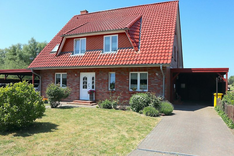 Exterieur vakantiehuis (zomer)