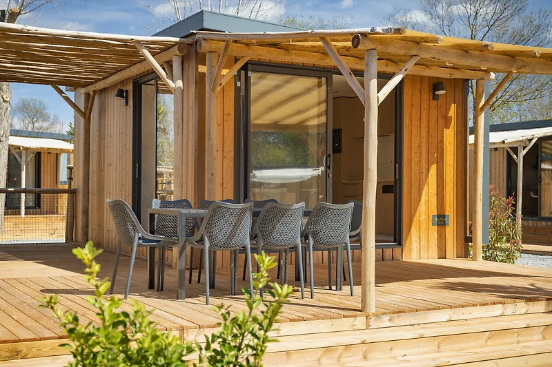 Außenseite Ferienhaus (Sommer)