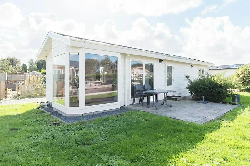 Außenseite Ferienhaus (Sommer)