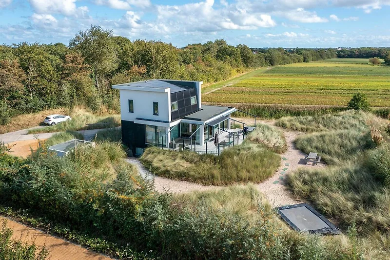 Außenseite Ferienhaus (Sommer)