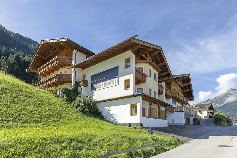 Außenseite Ferienhaus (Sommer)