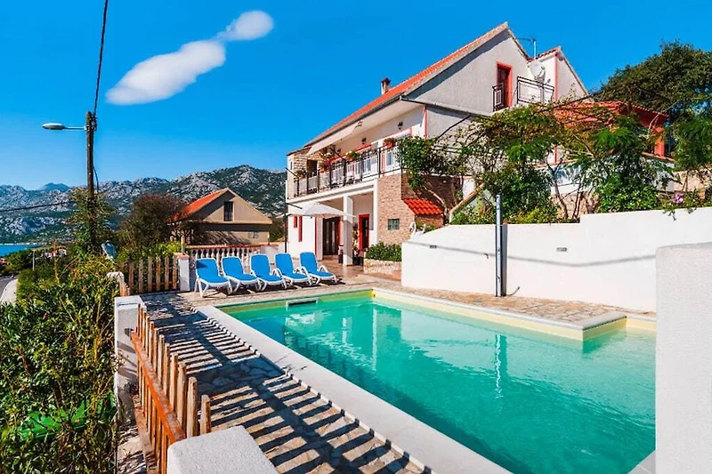 Schwimmbad des Ferienhauses
