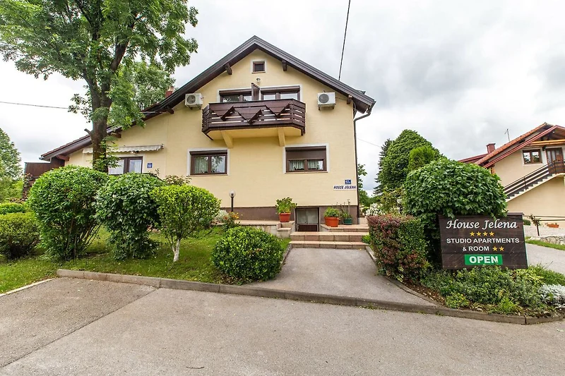 Exterieur vakantiehuis (zomer)