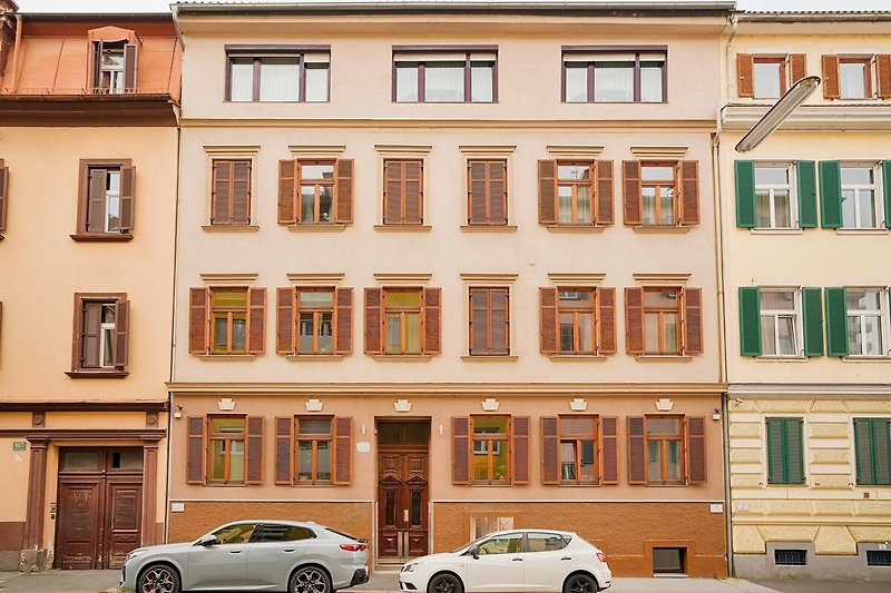 Außenseite Ferienhaus (Sommer)