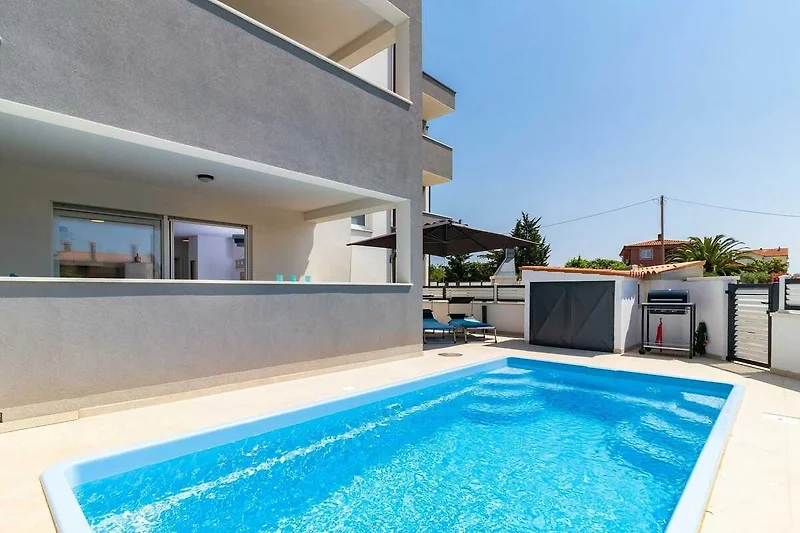 Piscina casa vacanze