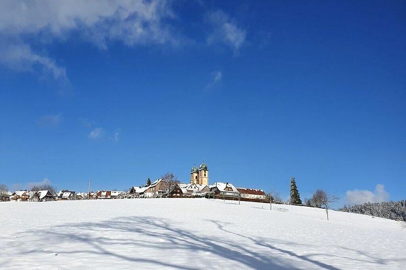 Außenseite Ferienhaus (Winter)