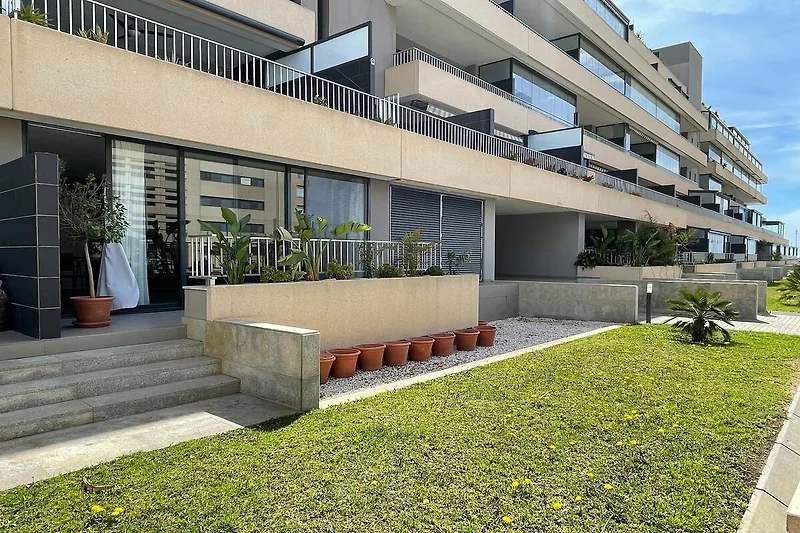 Außenseite Ferienhaus (Sommer)