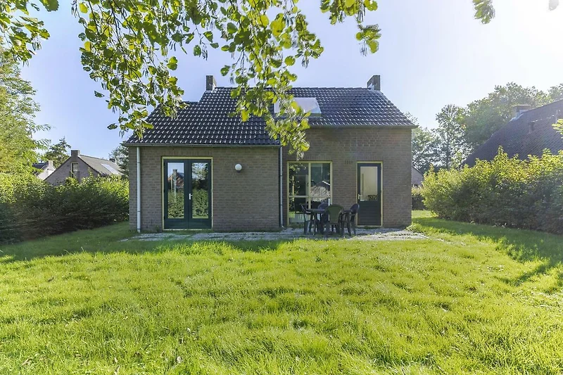 Außenseite Ferienhaus (Sommer)