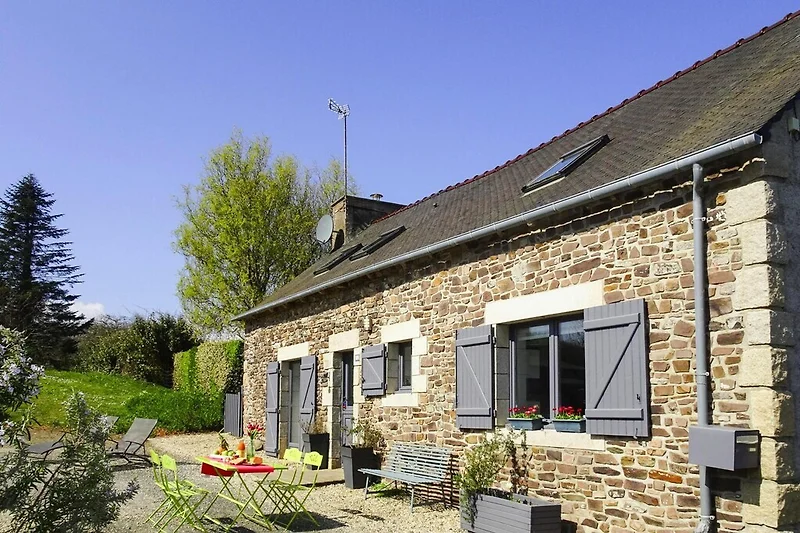 Außenseite Ferienhaus (Sommer)