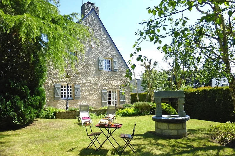 Außenseite Ferienhaus (Sommer)