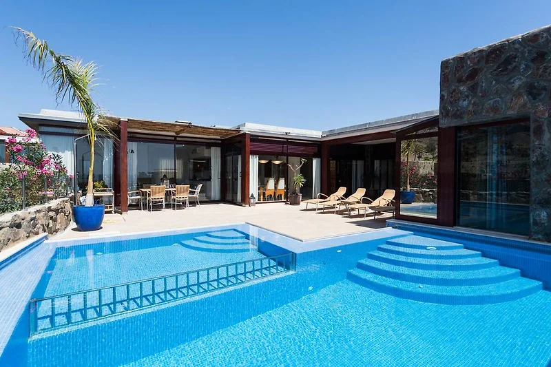 Exterieur vakantiehuis (zomer)