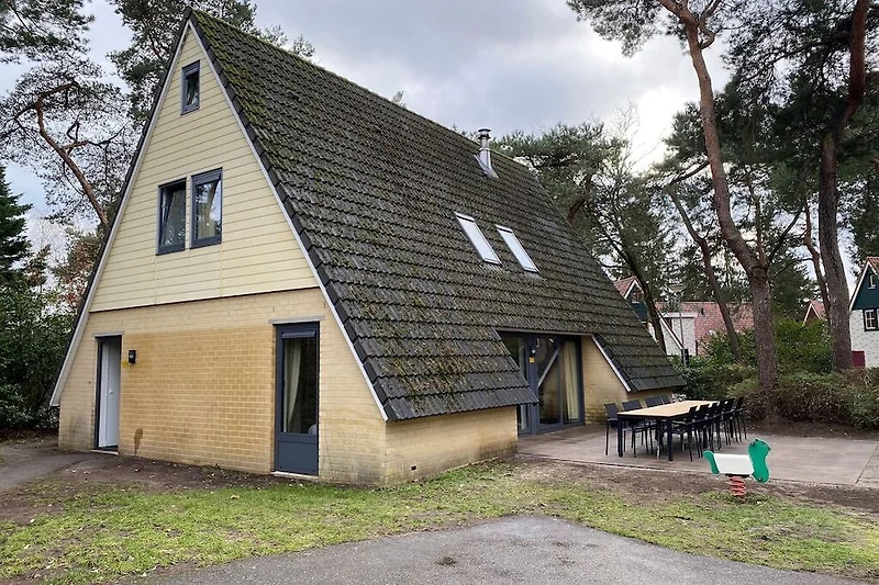 Außenseite Ferienhaus (Sommer)