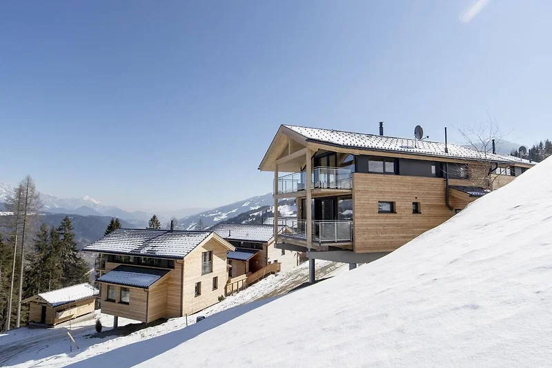 Außenseite Ferienhaus (Winter)
