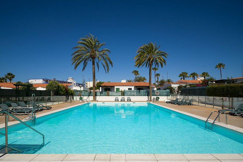 Piscina casa vacanze