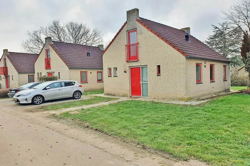 Außenseite Ferienhaus (Sommer)