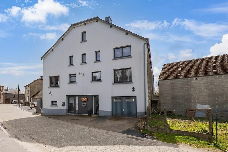 Außenseite Ferienhaus (Sommer)