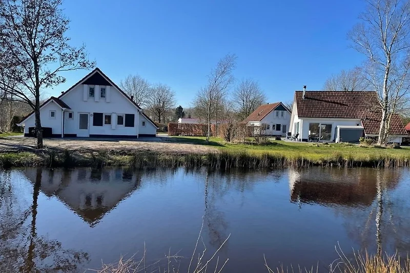 Außenseite Ferienhaus (Sommer)