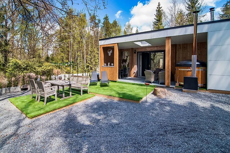 Außenseite Ferienhaus (Sommer)