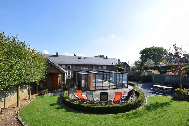 Außenseite Ferienhaus (Sommer)