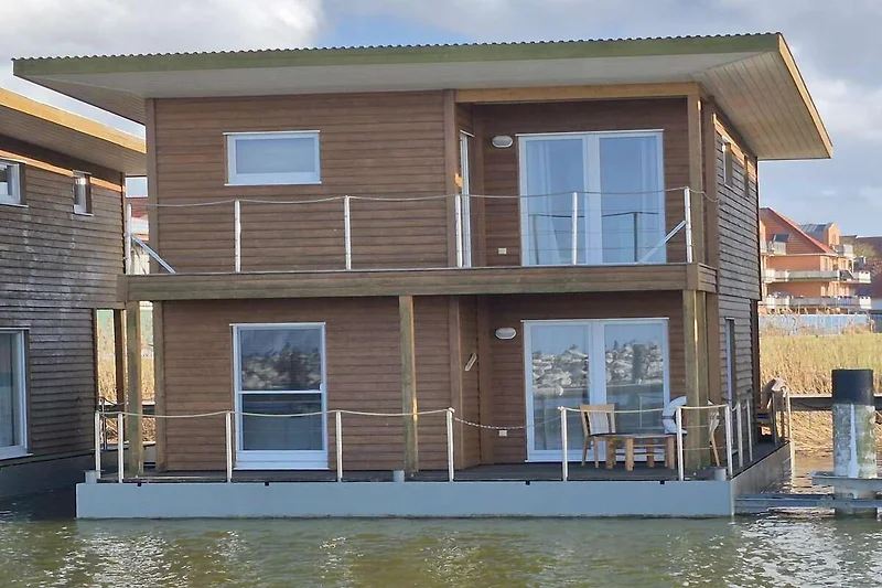 Außenseite Ferienhaus (Sommer)