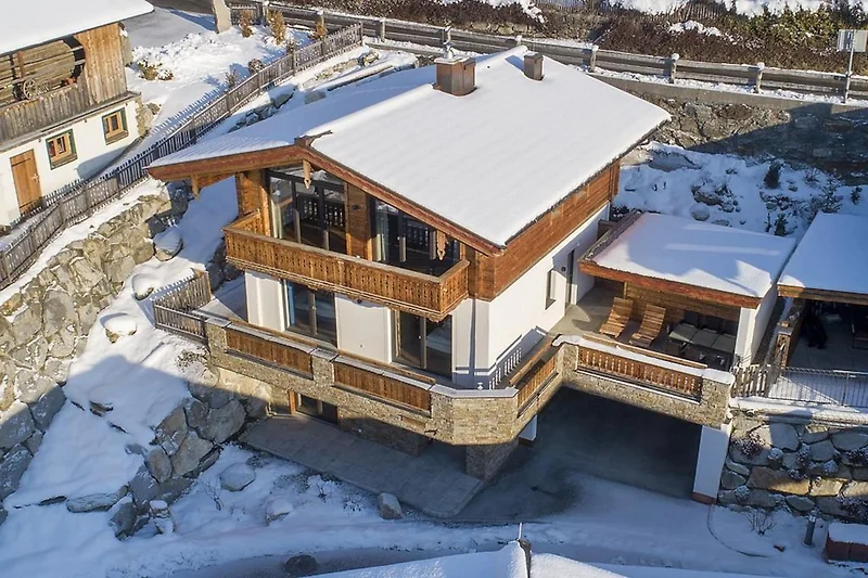 Außenseite Ferienhaus (Winter)