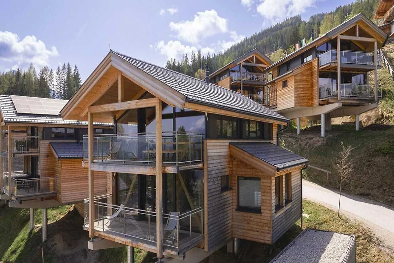 Außenseite Ferienhaus (Sommer)