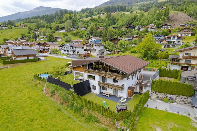 Außenseite Ferienhaus (Sommer)