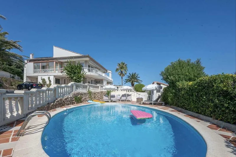 Schwimmbad des Ferienhauses