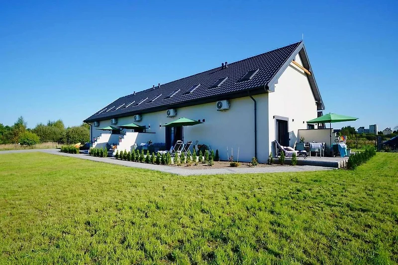 Außenseite Ferienhaus (Sommer)