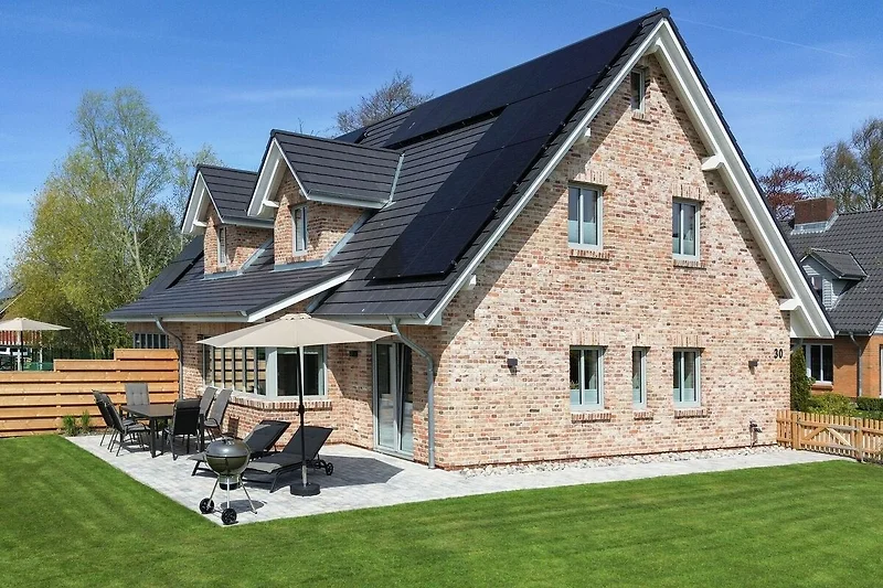 Außenseite Ferienhaus (Sommer)