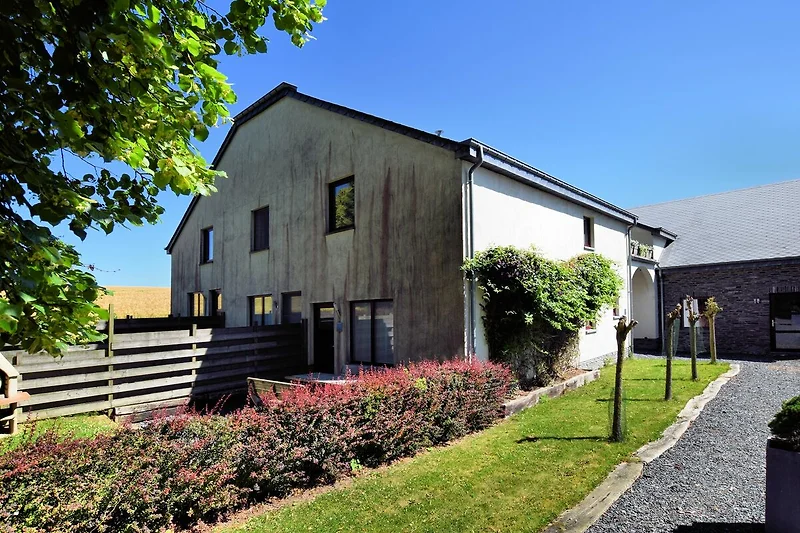 Außenseite Ferienhaus (Sommer)