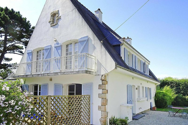 Außenseite Ferienhaus (Sommer)