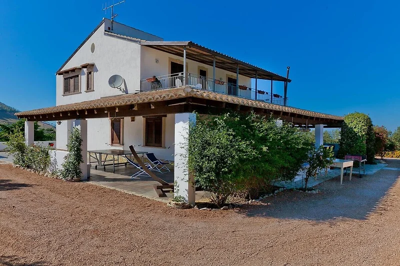 Außenseite Ferienhaus (Sommer)