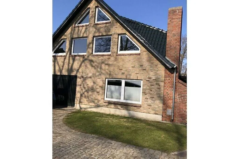 Außenseite Ferienhaus (Sommer)