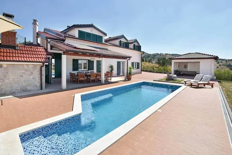 Piscina casa vacanze
