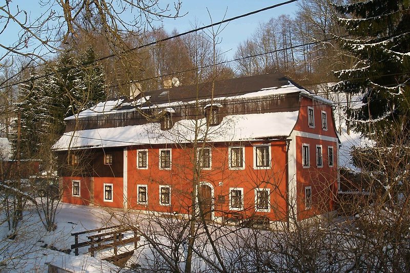 Außenseite Ferienhaus (Winter)