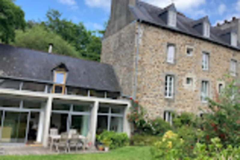 Außenseite Ferienhaus (Sommer)