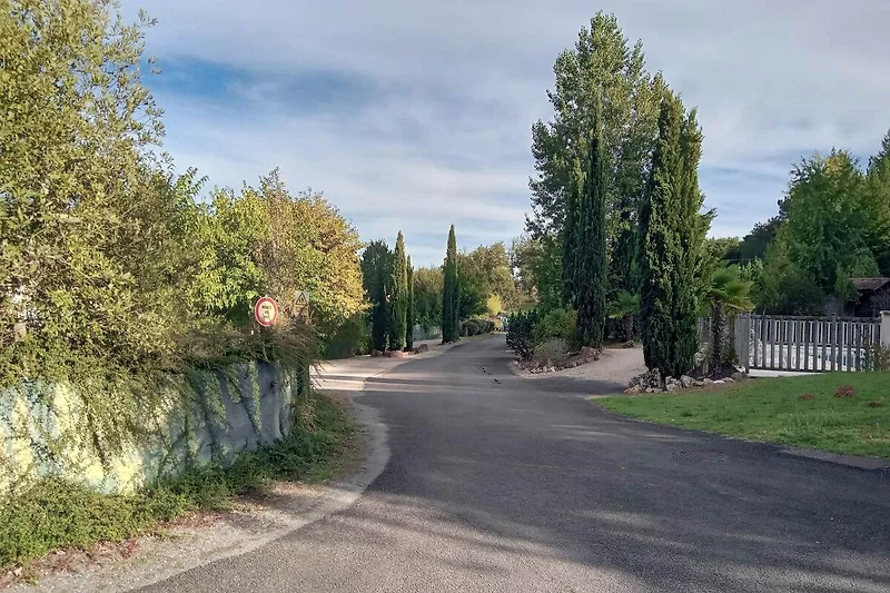 Okolica (lato) (<1 km)