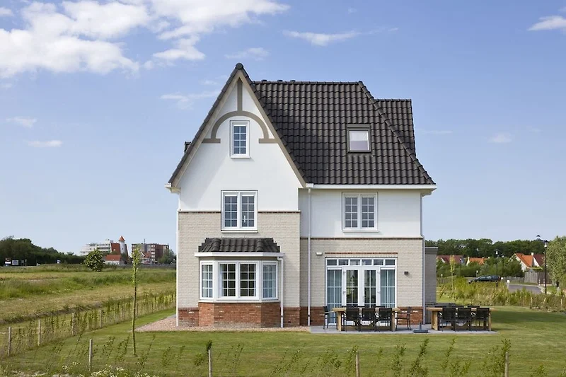 Außenseite Ferienhaus (Sommer)
