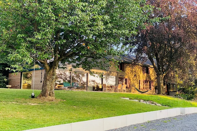 Außenseite Ferienhaus (Sommer)