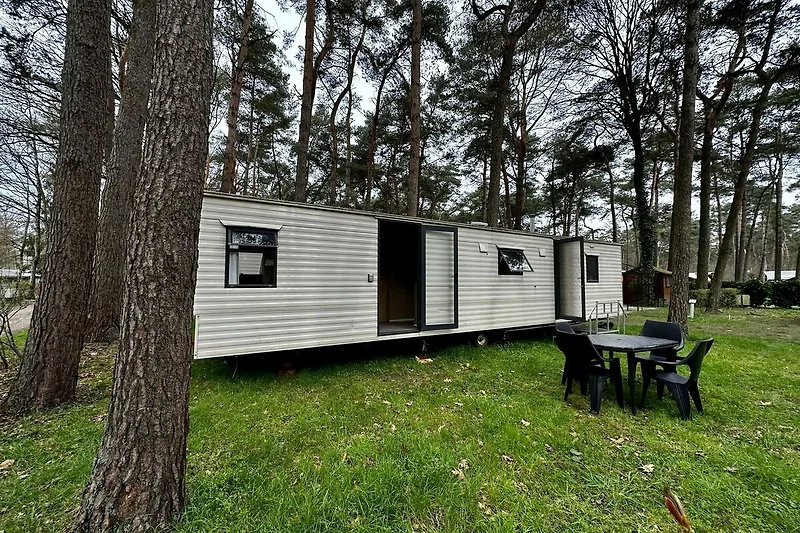 Außenseite Ferienhaus (Sommer)