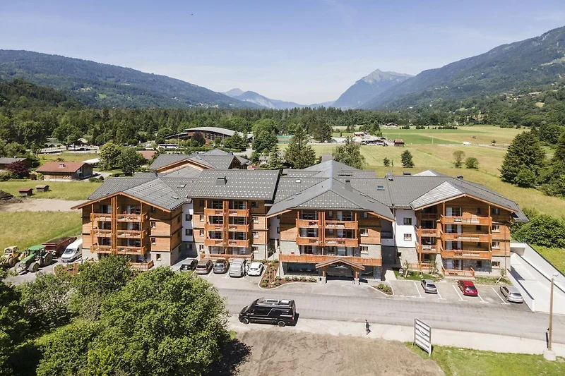 Außenseite Ferienhaus (Sommer)
