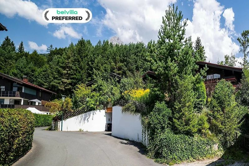 Außenseite Ferienhaus (Sommer)