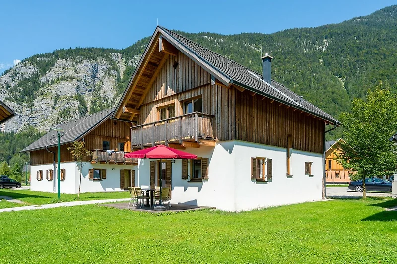 Außenseite Ferienhaus (Sommer)