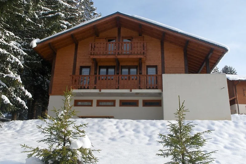 Außenseite Ferienhaus (Winter) Außenseite Ferienhaus (Winter)