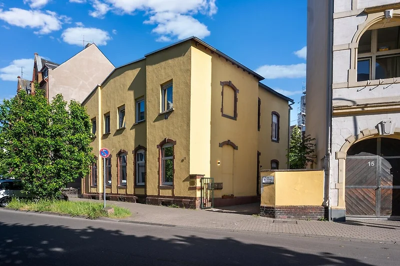 Außenseite Ferienhaus (Sommer)